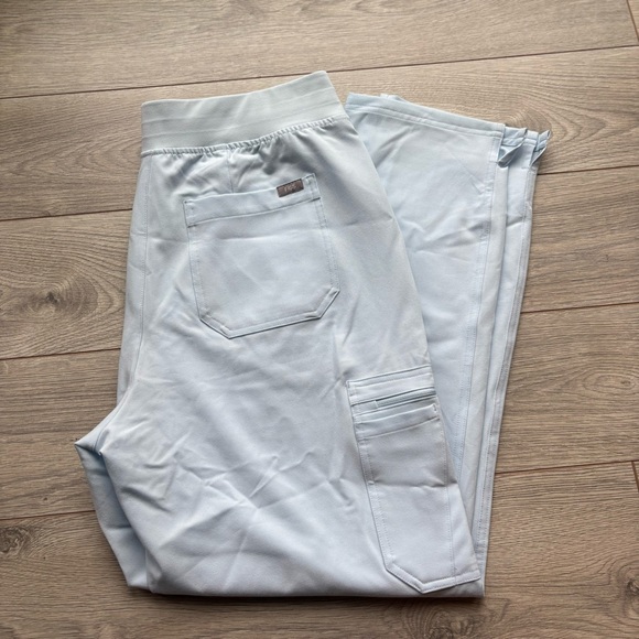 Figs Light Blue Scrub Set with Neon Accents, Technical Collection XXL - Picture 10 of 12